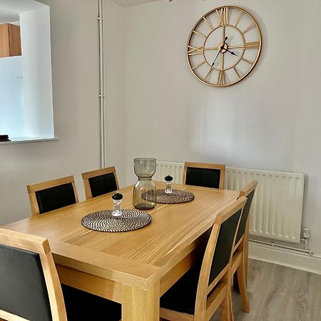 Executive 3 Bedroom Port Talbot Town Centre Margam Sleeps 7 Esterno foto