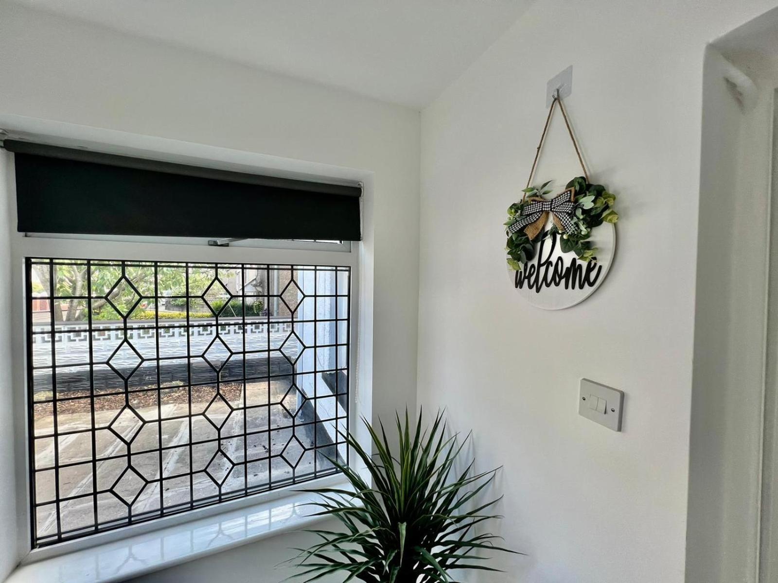 Executive 3 Bedroom Port Talbot Town Centre Margam Sleeps 7 Esterno foto