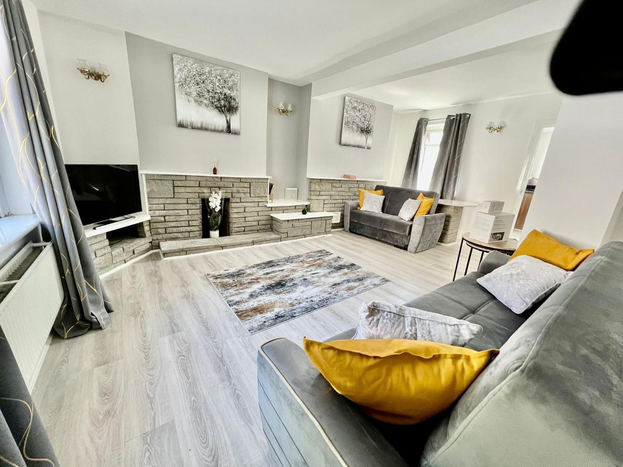 Executive 3 Bedroom Port Talbot Town Centre Margam Sleeps 7 Esterno foto