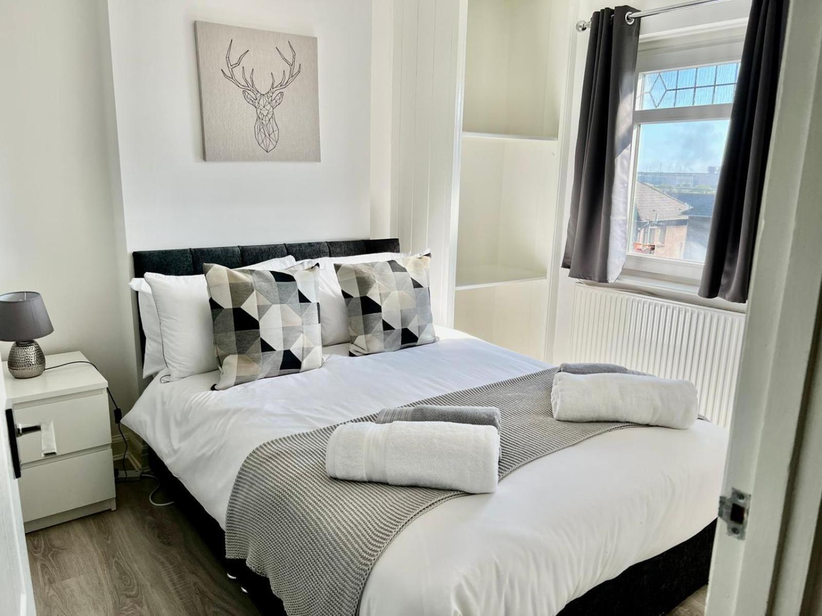 Executive 3 Bedroom Port Talbot Town Centre Margam Sleeps 7 Camera foto